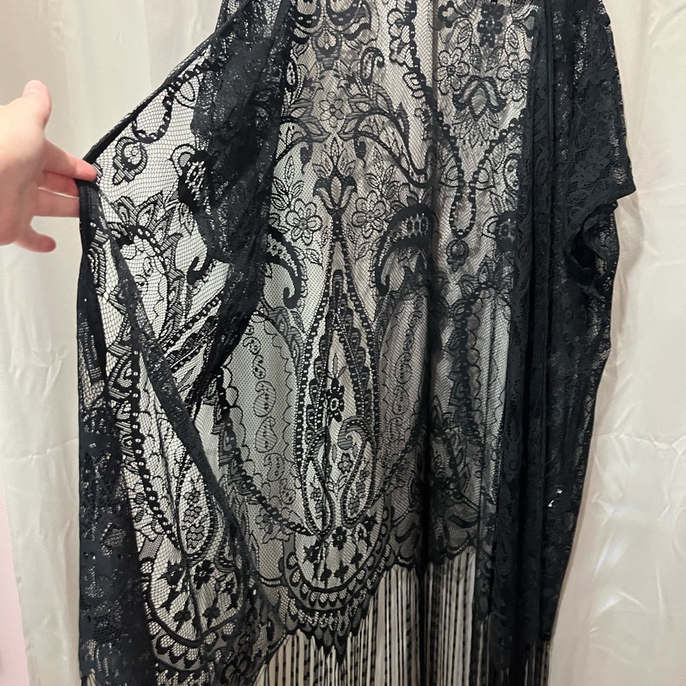 Black Lace Fringe Kimono - Picture 2 of 3